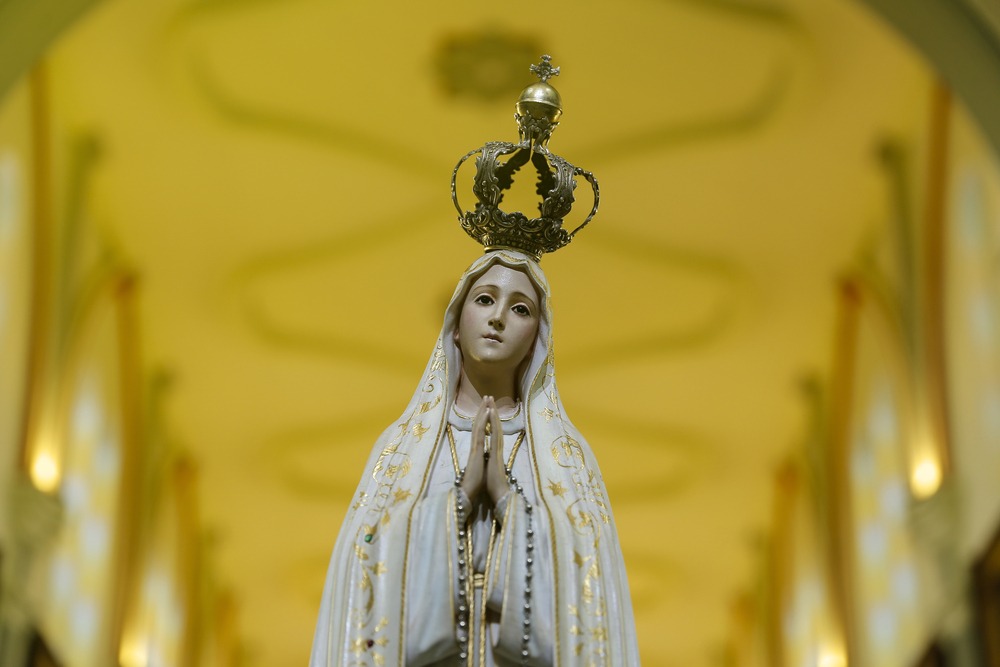 Statua della Madonna di Fatima.